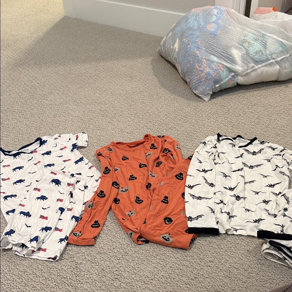 Kyte BABY White and Black Trim Bodysuit